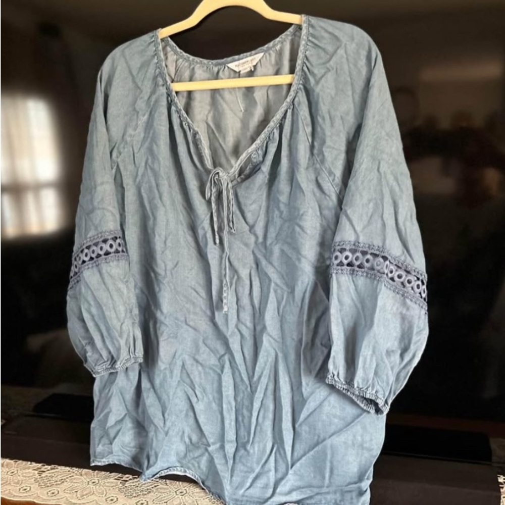 Elegant Blue Blouse with Lace Detailing